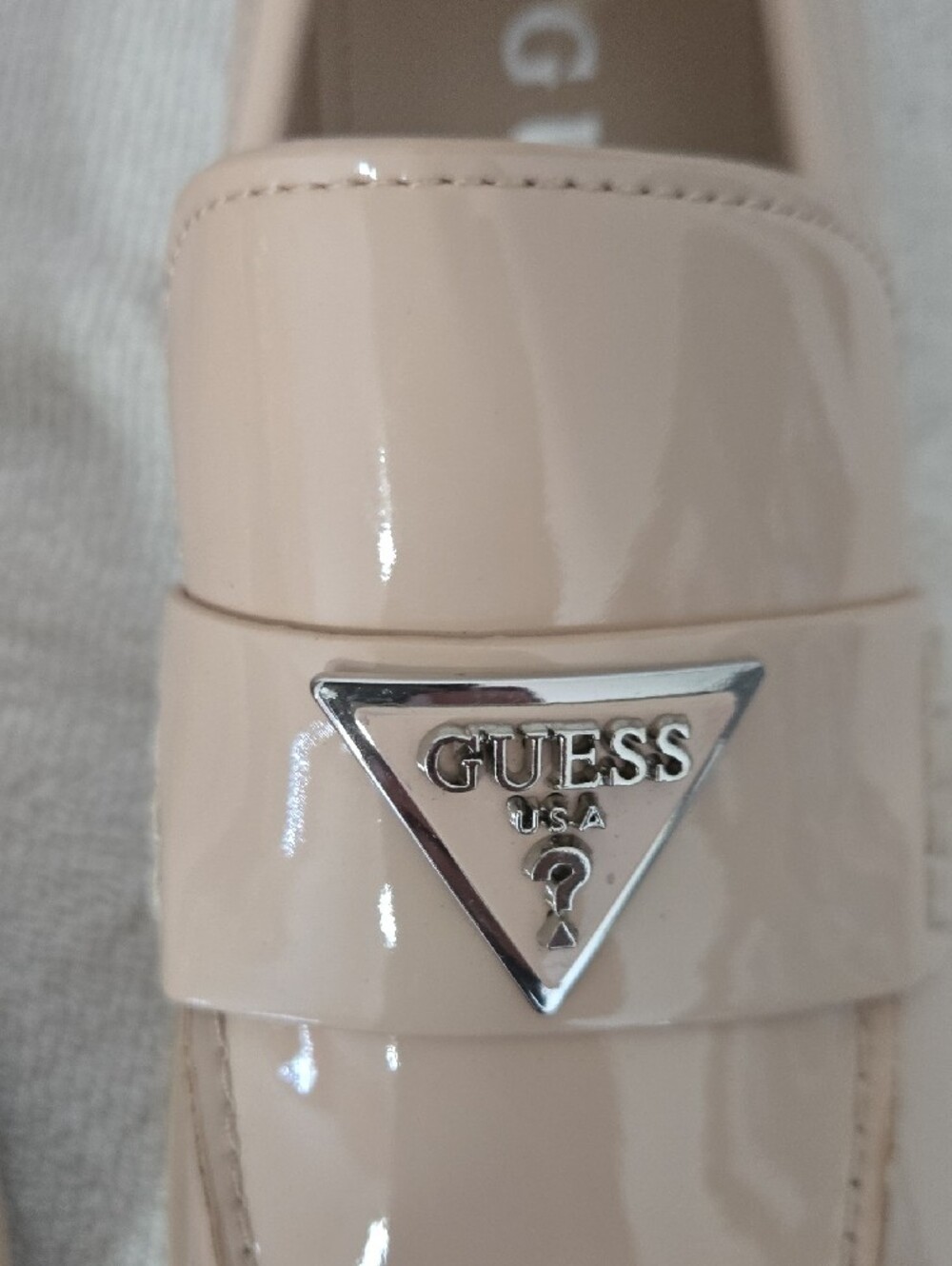GUESS Women's Nude Shatha Patent Leather Loafers Size 8 NWT - Picture 3 of 6